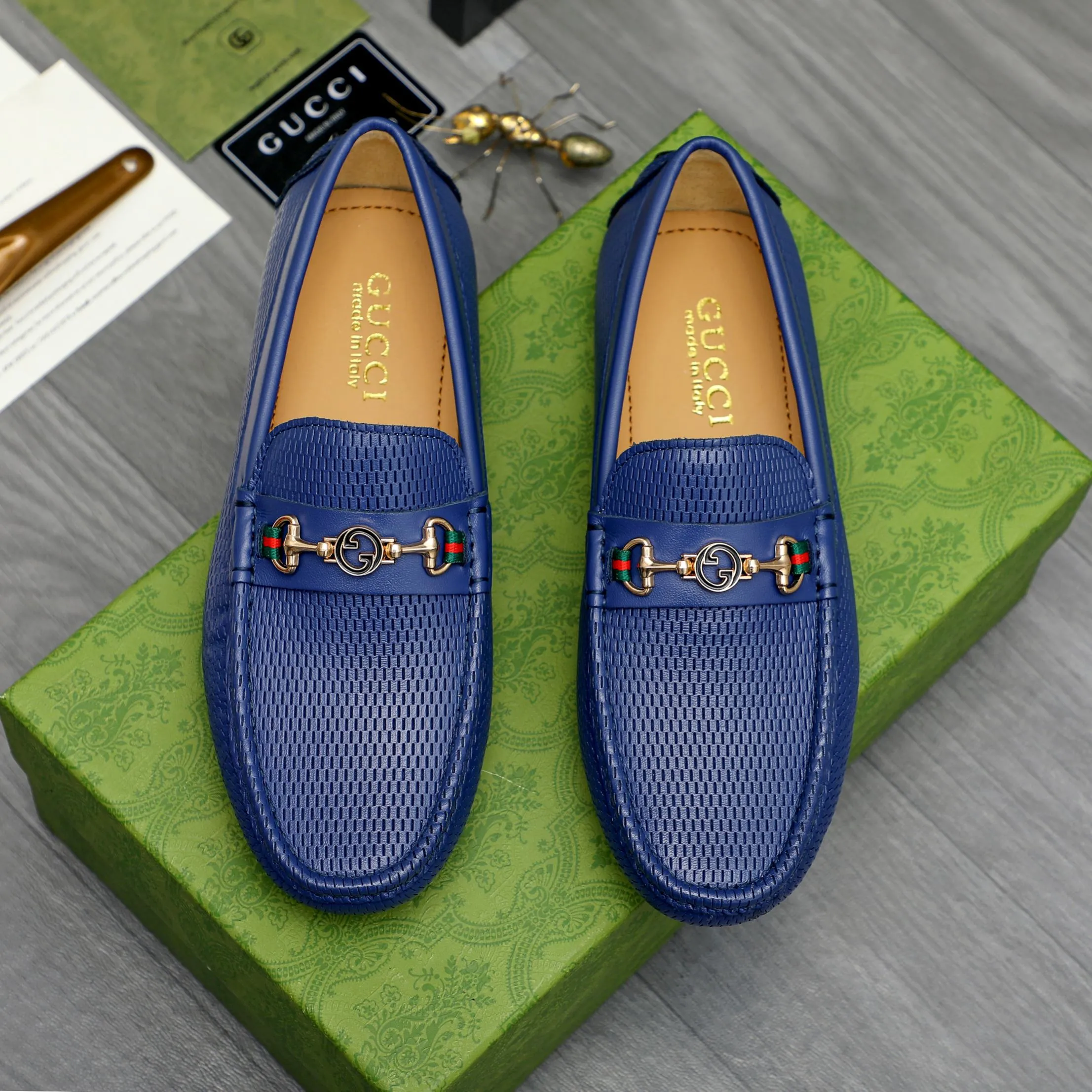 Men's shoes 💰p420 Product trademark: GUCCI (Gucci) casual slip-on men's shoes Regular size: 38-44 Product materials: Selected hollow cowhide upper, sheepskin lining, rubber outsole